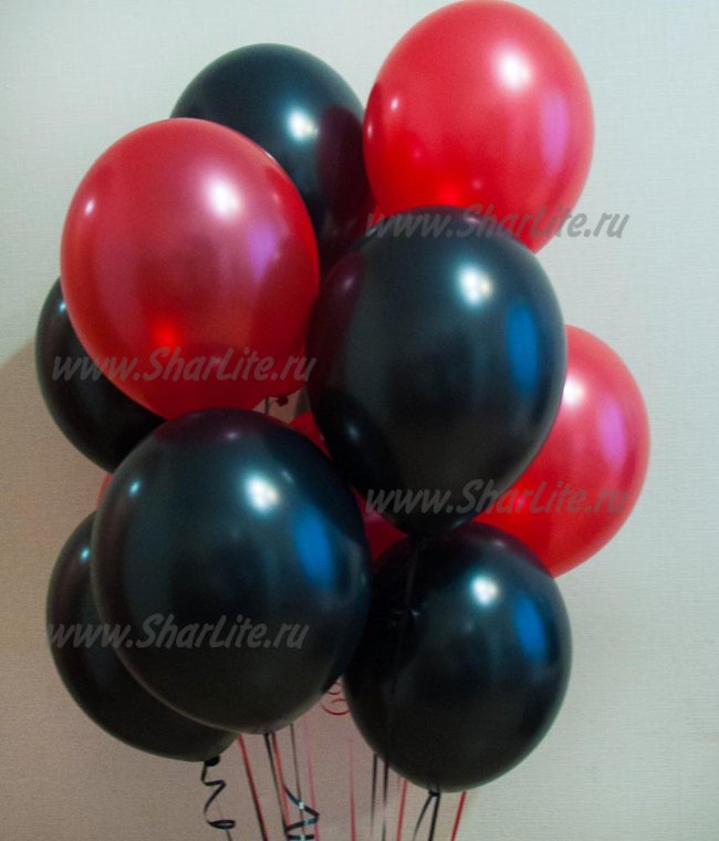 Воздушные шары  черные и красные